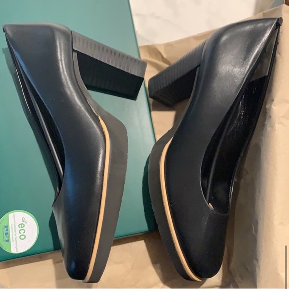 Black leather Platform Pumps 
Never Worn, in Box